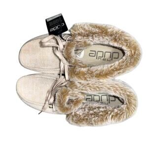 Hey Dude Women’s Fur Lined Slip On Shoes NWT Size 9